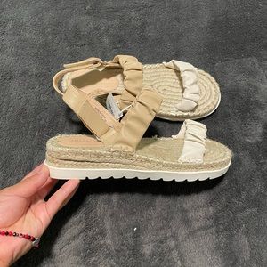 American Eagle Sandals